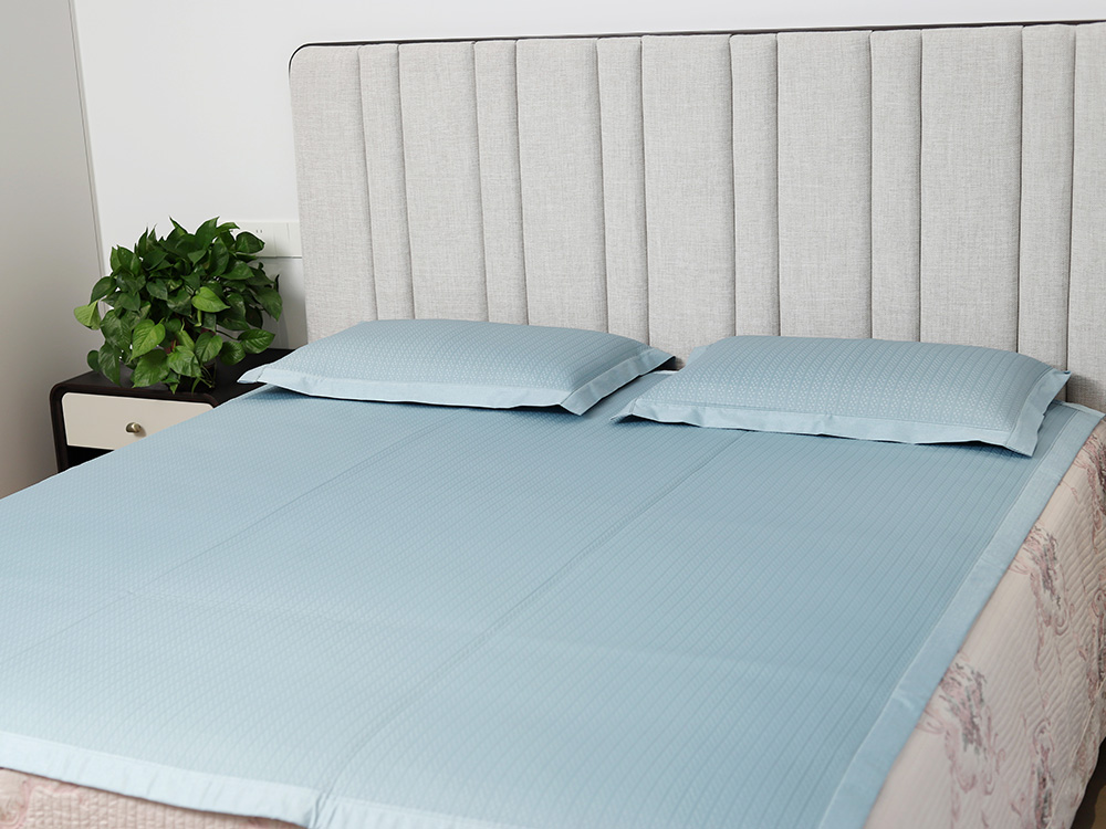 Cool feeling bed mat