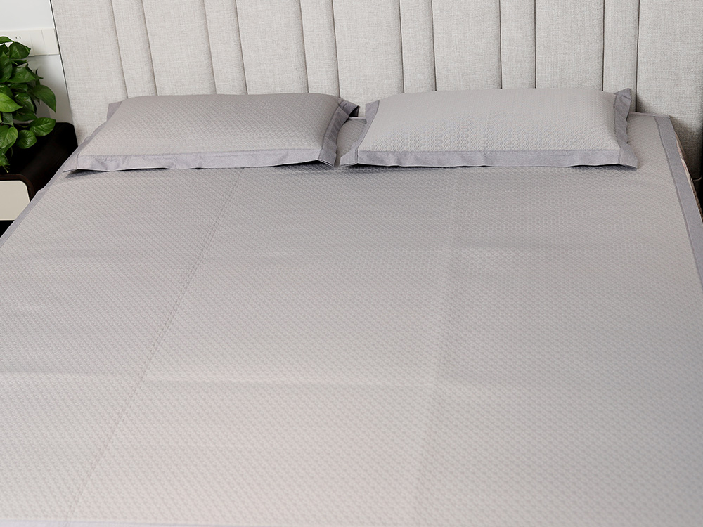 Cool feeling bed mat